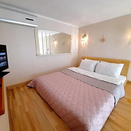 Alex Apartments: Central Two-Level Flat with 24/7 Self Check-In Poltava Exterior photo
