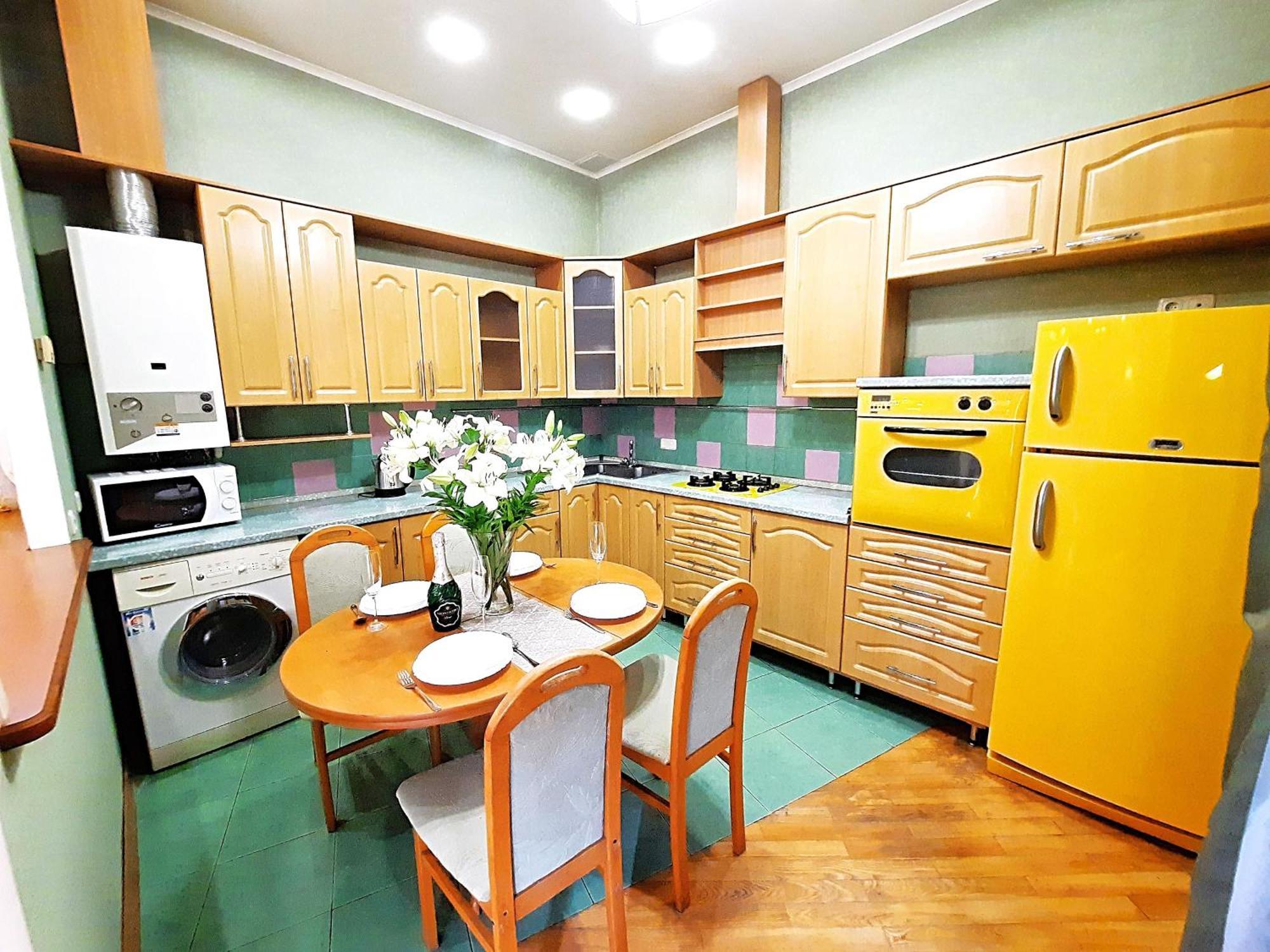 Alex Apartments: Two-level Flat With 24/7 Self Check-in *