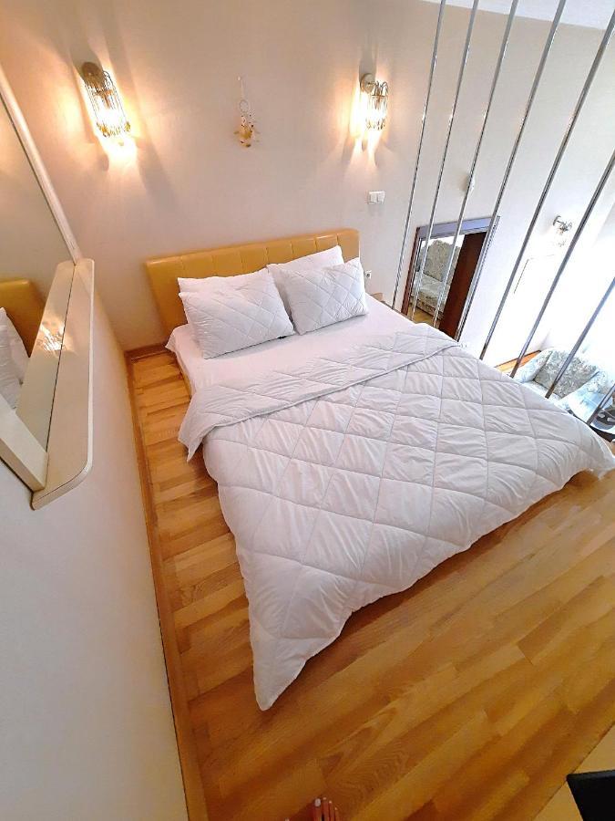 Alex Apartments: Two-level Flat With 24/7 Self Check-in Poltava